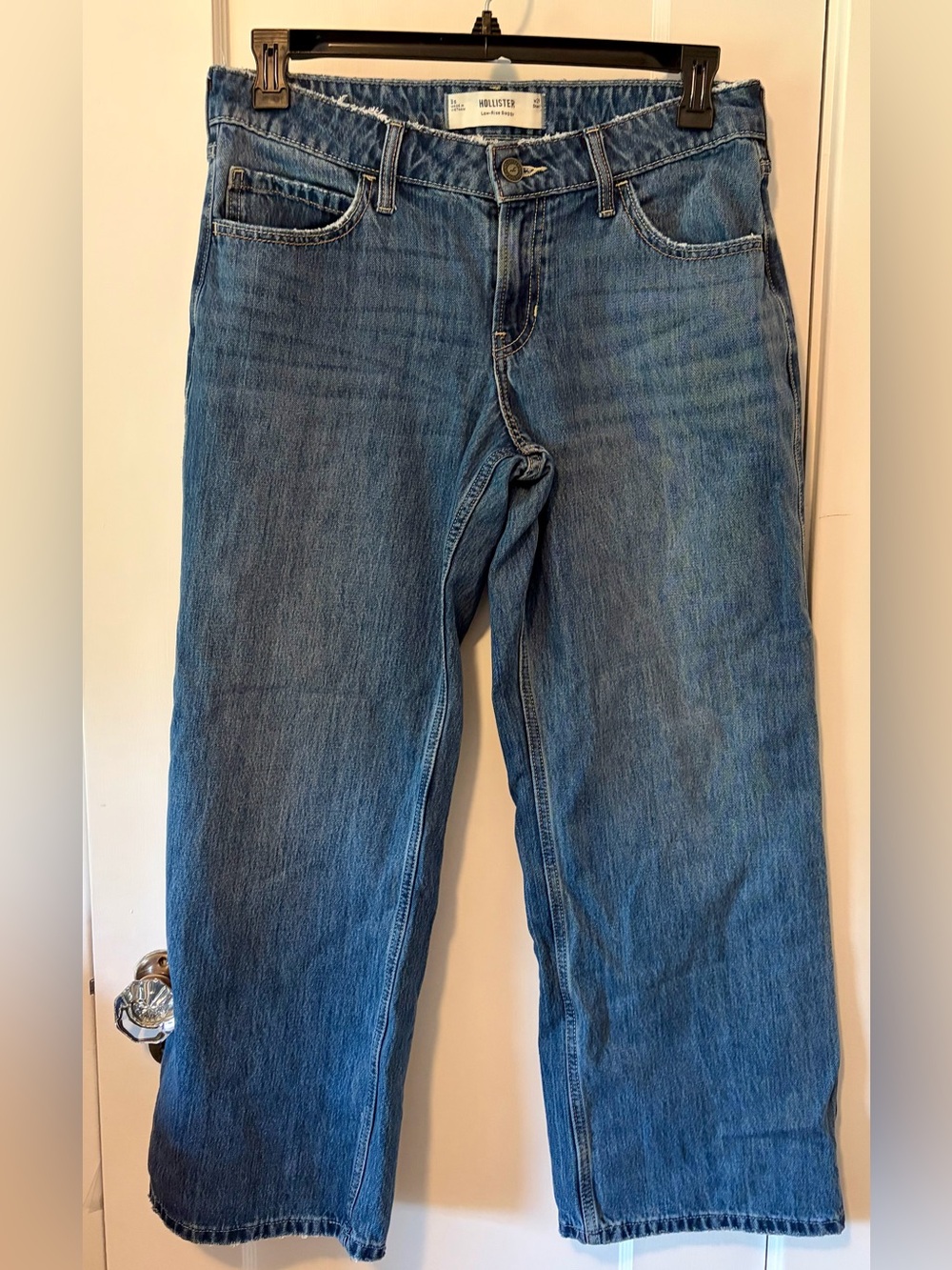 HOLLISTER Low-Rise Baggy Jeans